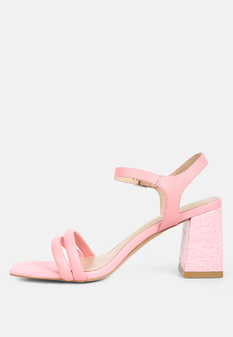 EDYTA Ankle Strap Block Heel Sandals in Pink