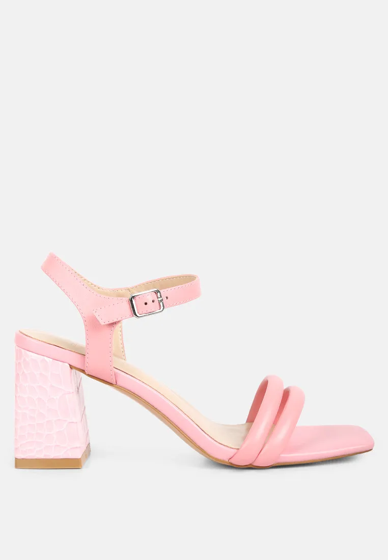 EDYTA Ankle Strap Block Heel Sandals in Pink