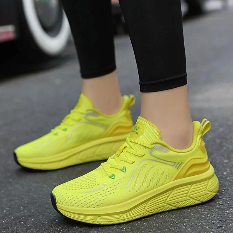 Women Lightweight mesh sneakers