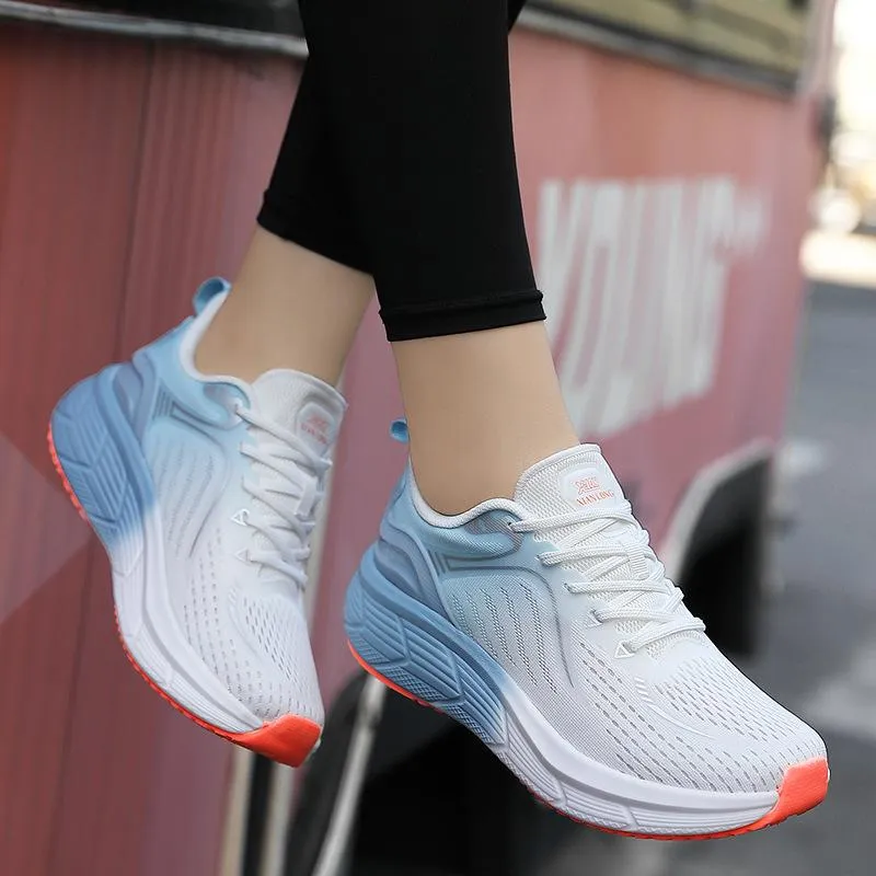 Women Lightweight mesh sneakers