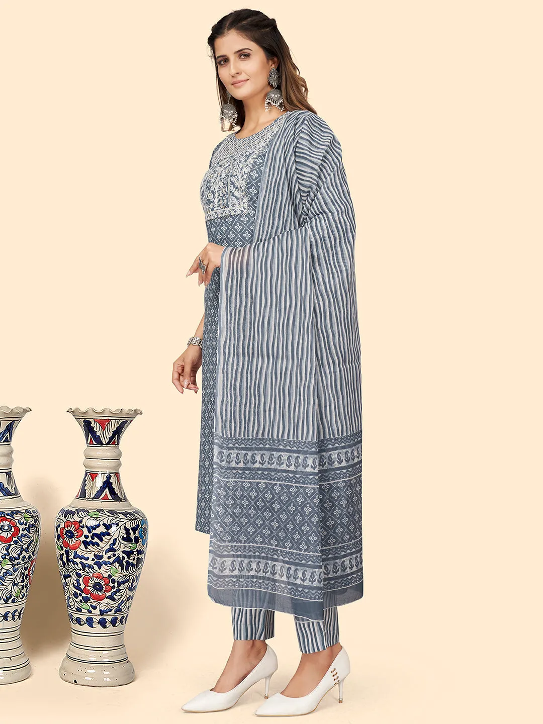 Women'S Print & Embroidered Straight Rayon Grey Stitched Kurta Pant With Dupatta