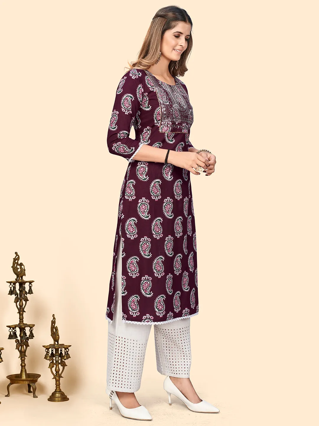 Women'S Print & Sequience Straight Cotton Purple Stitched Kurta