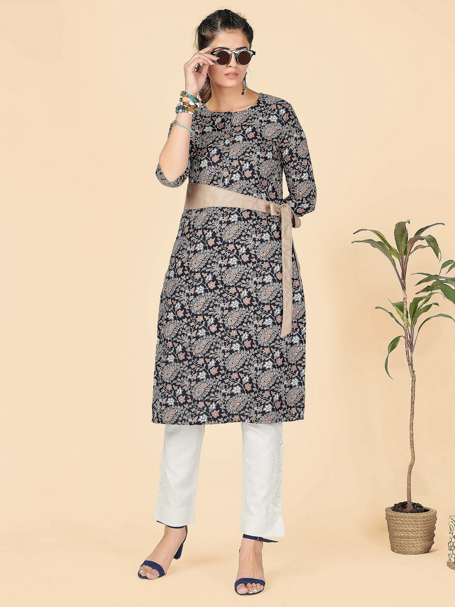 Women'S Printed Straight Rayon Black Stitched Kurta